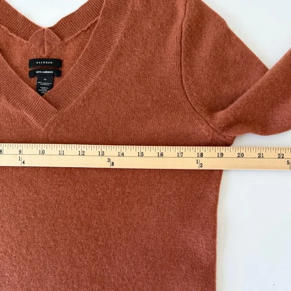 Halogen Women's 100% Cashmere
Double V-neck Sweater Sz M - Picture 6 of 10